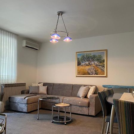Apartman Njivice Exterior foto