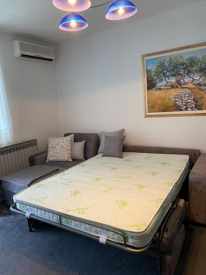 Apartman Njivice Exterior foto